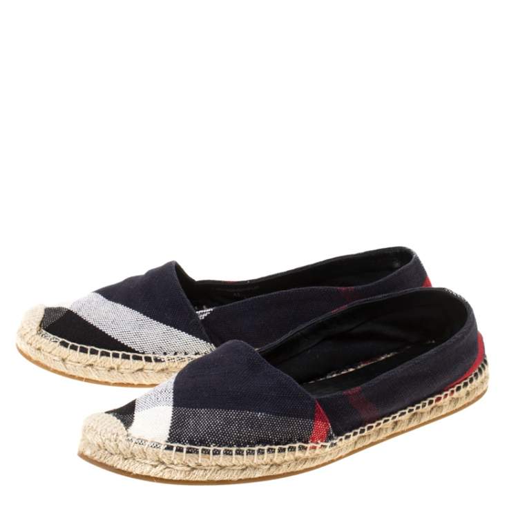 مملوكة مسبقًا Burberry Navy Blue Nova Check Canvas Espadrilles Size 41