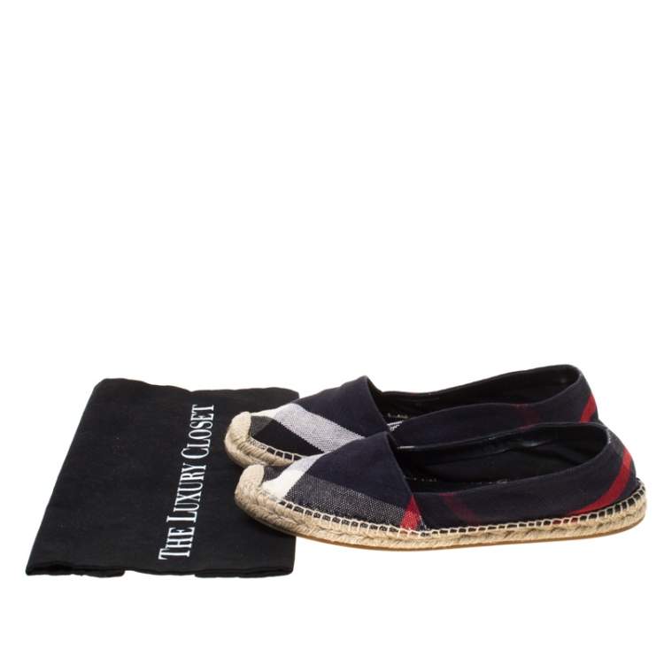 مملوكة مسبقًا Burberry Navy Blue Nova Check Canvas Espadrilles Size 41