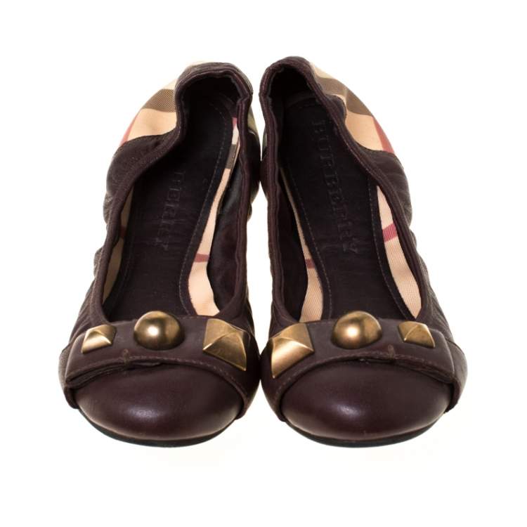 Pre Owned Burberry Dark Brown Nova Check PVC and Leather Studs Round Ballerina Flats Size 41