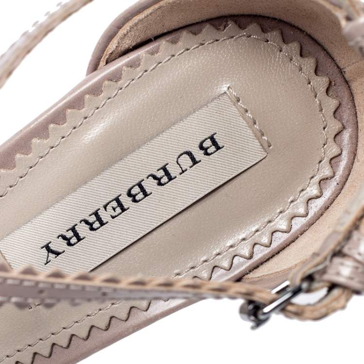 مملوكة مسبقًا Burberry Grey Leather Platform Ankle Strap Sandals Size 39