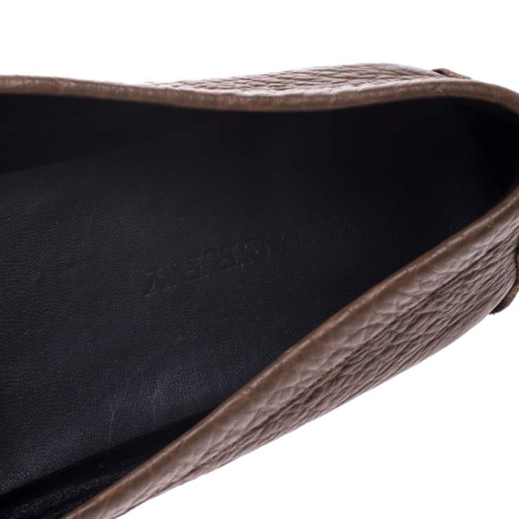Pre Owned Burberry Brown Grain Leather Signature Loafers Size 39