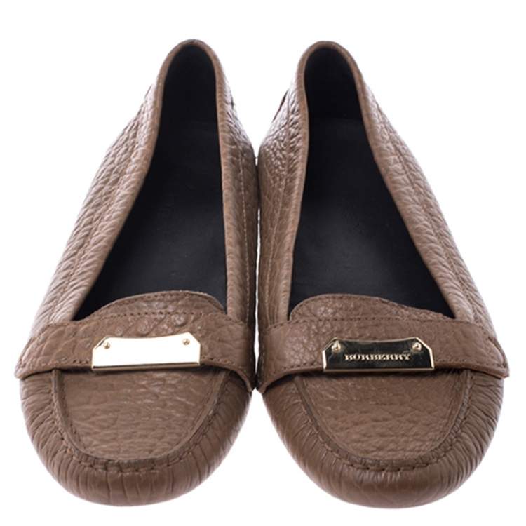 Pre Owned Burberry Brown Grain Leather Signature Loafers Size 39