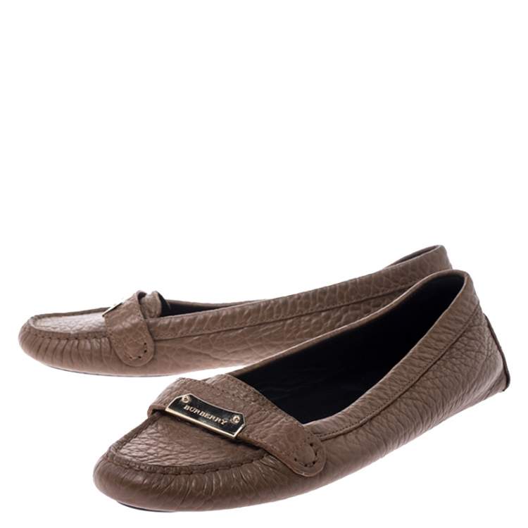 Pre Owned Burberry Brown Grain Leather Signature Loafers Size 39
