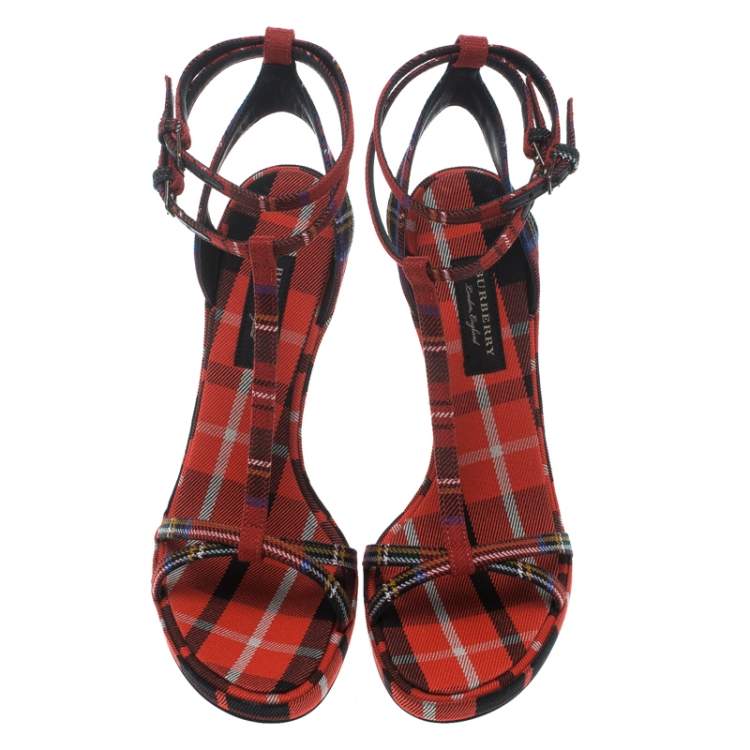 مملوكة مسبقًا Burberry Red Checkered Wool Hans T Strap Sandals Size 41