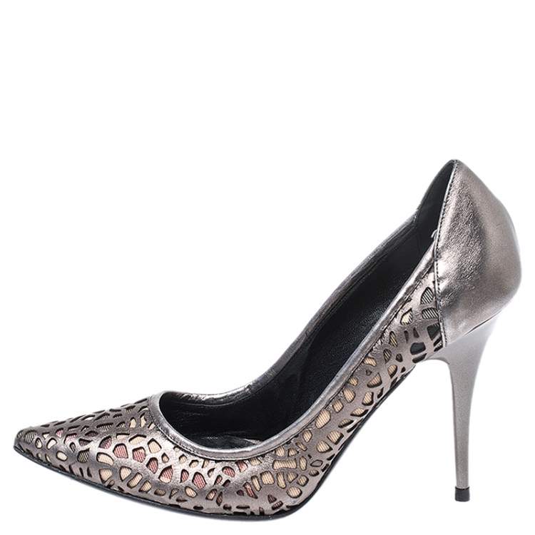 Pre Owned Burberry Metallic Olive Green Laser Cut And Nova Check Pointed Toe Pumps Size 38.5