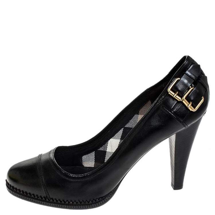 Pre Owned Burberry Black Leather Buckle Detail Pumps Size 41