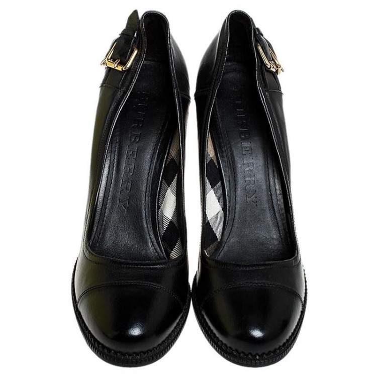 Pre Owned Burberry Black Leather Buckle Detail Pumps Size 41
