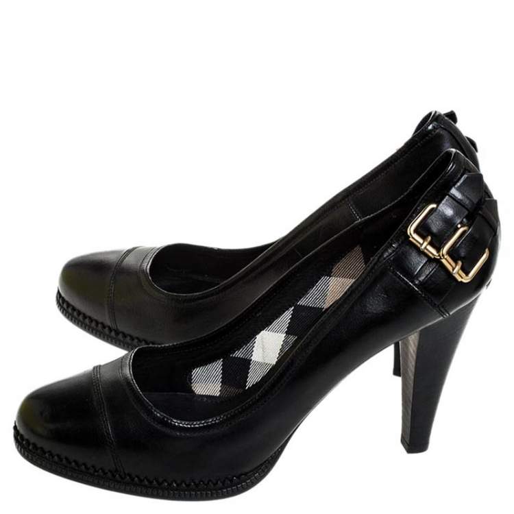 Pre Owned Burberry Black Leather Buckle Detail Pumps Size 41
