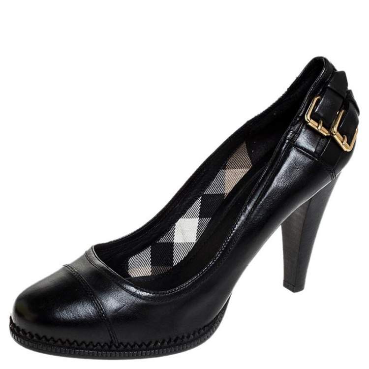 Pre Owned Burberry Black Leather Buckle Detail Pumps Size 41
