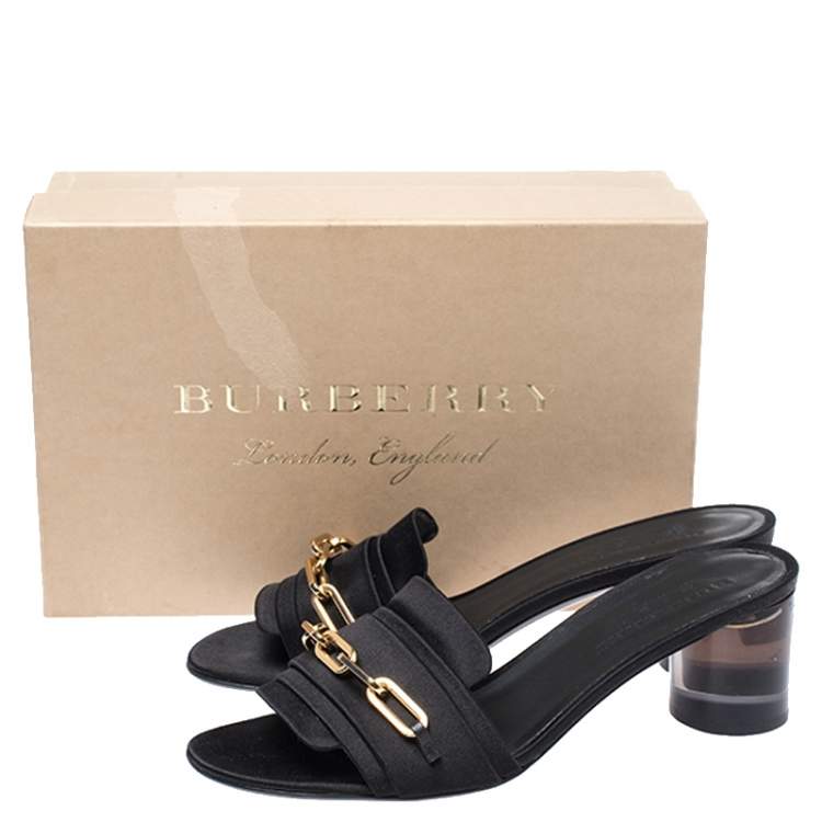 مملوكة مسبقًا Burberry Black Satin Chain Detail Open Toe Mules Size 40