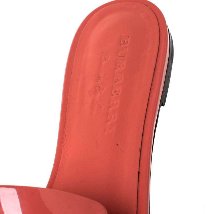 Pre Owned Burberry Coral Patent Leather Coleford Flat Slide Sandals Size 40