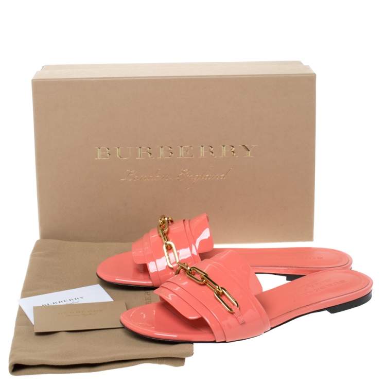 Pre Owned Burberry Coral Patent Leather Coleford Flat Slide Sandals Size 40