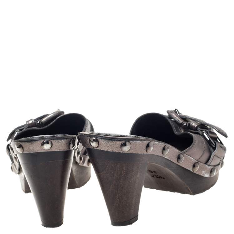 Pre Owned Burberry Metallic Leather And Check Canvas Studded Buckle Detail Clogs Sandals Size 36