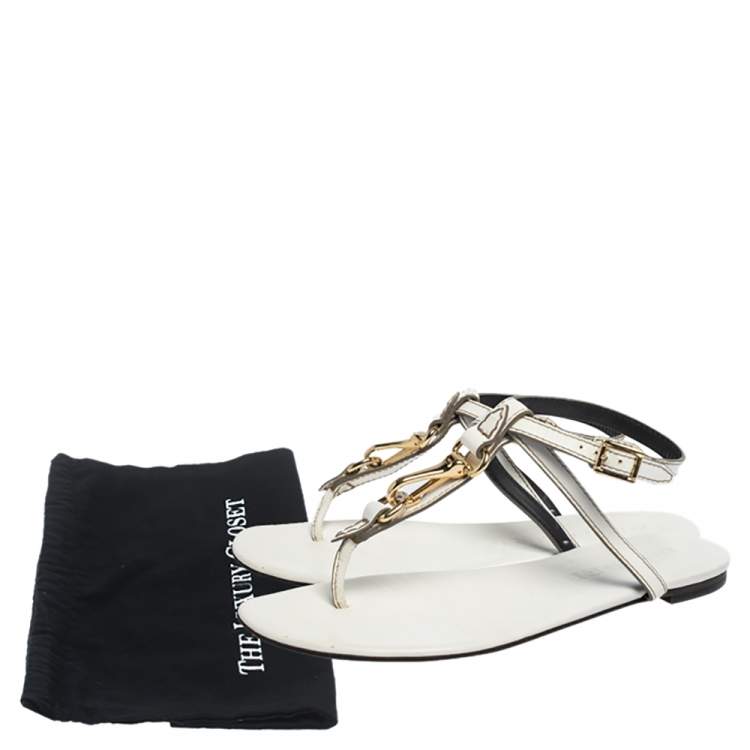 Pre Owned Burberry White Leather Horse Clip Thong Flat Sandals Size 39