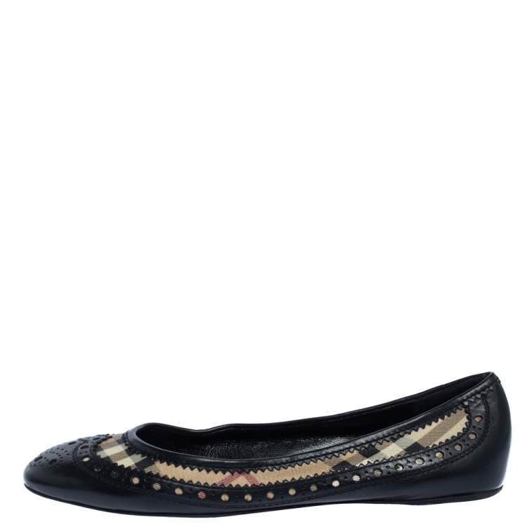 Pre Owned Burberry Black/Beige Nova Check Coated Canvas and Brogue Leather Ballet Flats Size 37