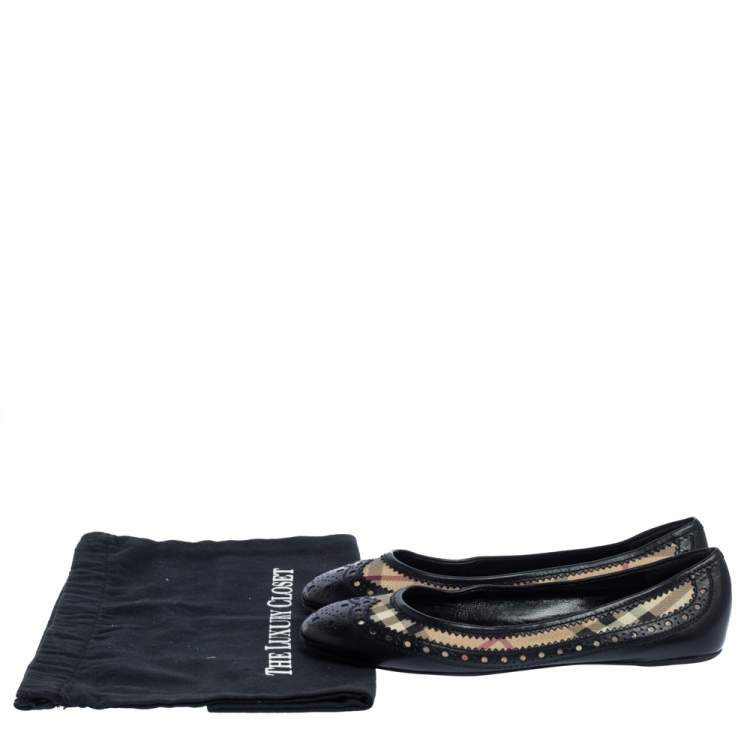 Pre Owned Burberry Black/Beige Nova Check Coated Canvas and Brogue Leather Ballet Flats Size 37