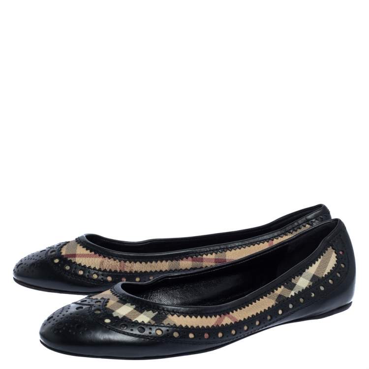 Pre Owned Burberry Black/Beige Nova Check Coated Canvas and Brogue Leather Ballet Flats Size 37