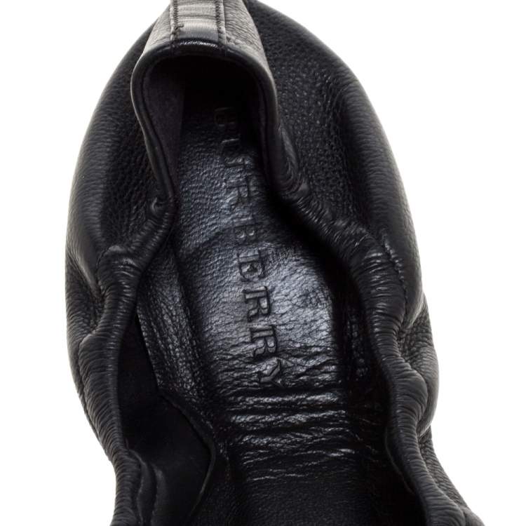 Pre Owned Burberry Beige Coated Canvas And Black Leather Scrunch Ballet Flats Size 39