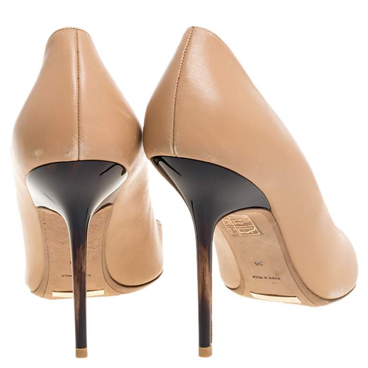 Pre Owned Burberry Beige Leather Pumps Size 38