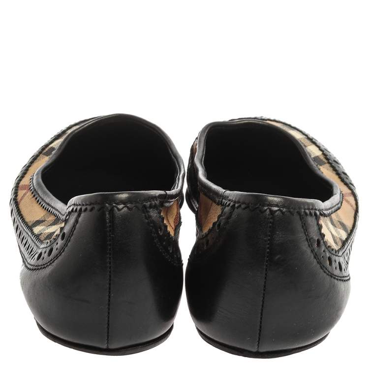 Pre Owned Burberry Black/Beige Nova Check Coated Canvas and Brogue Leather Ballet Flats Size 40