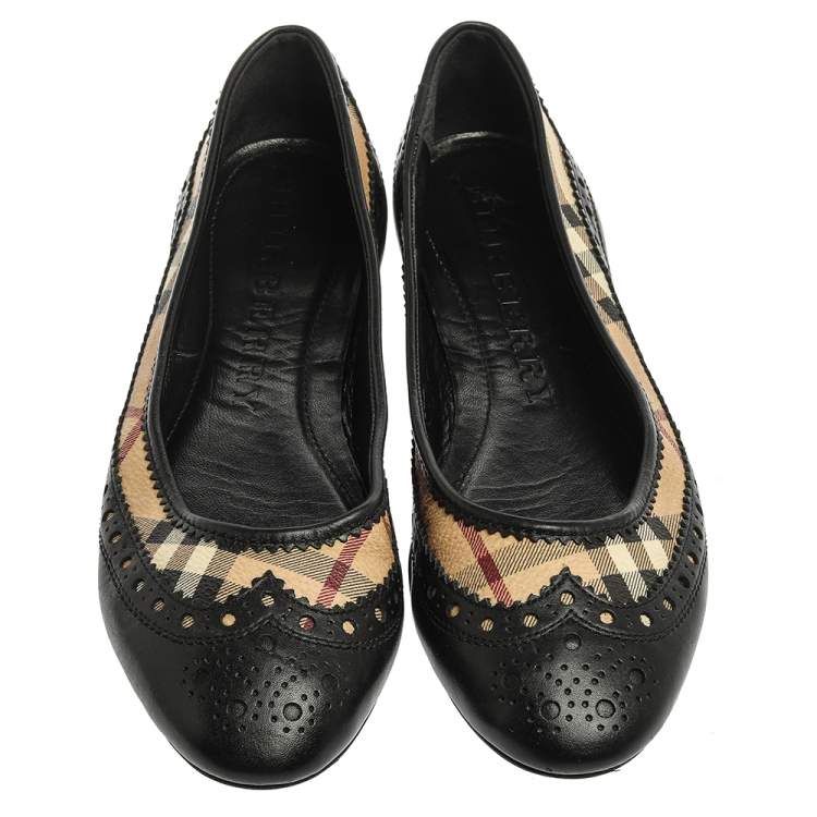 Pre Owned Burberry Black/Beige Nova Check Coated Canvas and Brogue Leather Ballet Flats Size 40