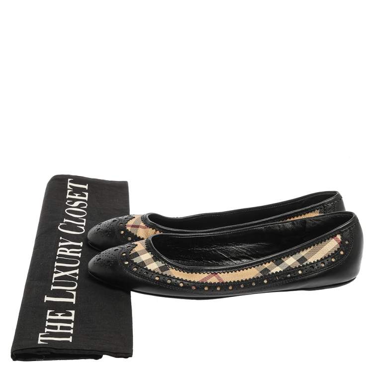 Pre Owned Burberry Black/Beige Nova Check Coated Canvas and Brogue Leather Ballet Flats Size 40
