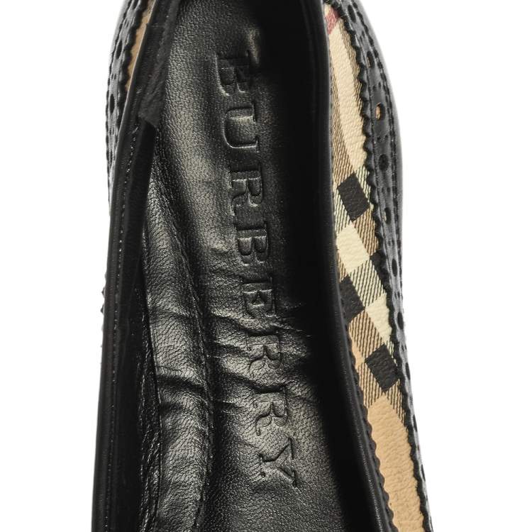 Pre Owned Burberry Black/Beige Nova Check Coated Canvas and Brogue Leather Ballet Flats Size 40