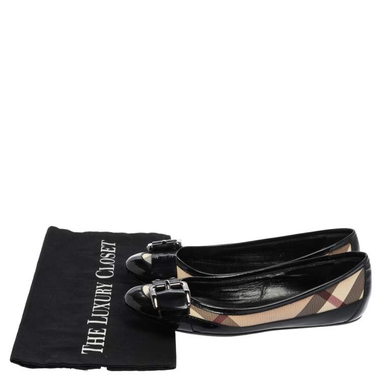 مملوكة مسبقًا Burberry Black  Patent Leather And Coated Canvas Nova Check Buckle Detail Ballet Flats Size 37