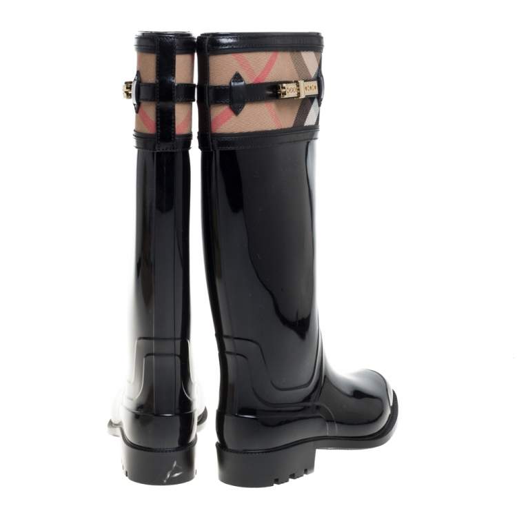 Pre Owned Burberry Black Rubber and Nova Check Canvas Rain Boots Size 39