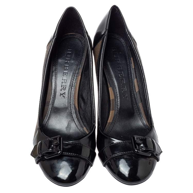 Pre Owned Burberry Black Nova Check Coated Canvas and Patent Leather Buckle Round Toe Pumps Size 39