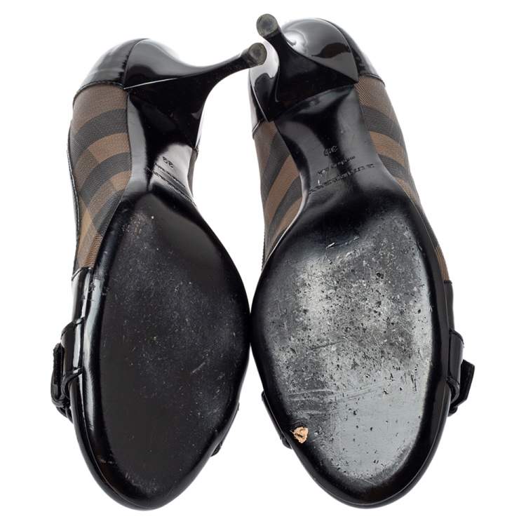 Pre Owned Burberry Black Nova Check Coated Canvas and Patent Leather Buckle Round Toe Pumps Size 39