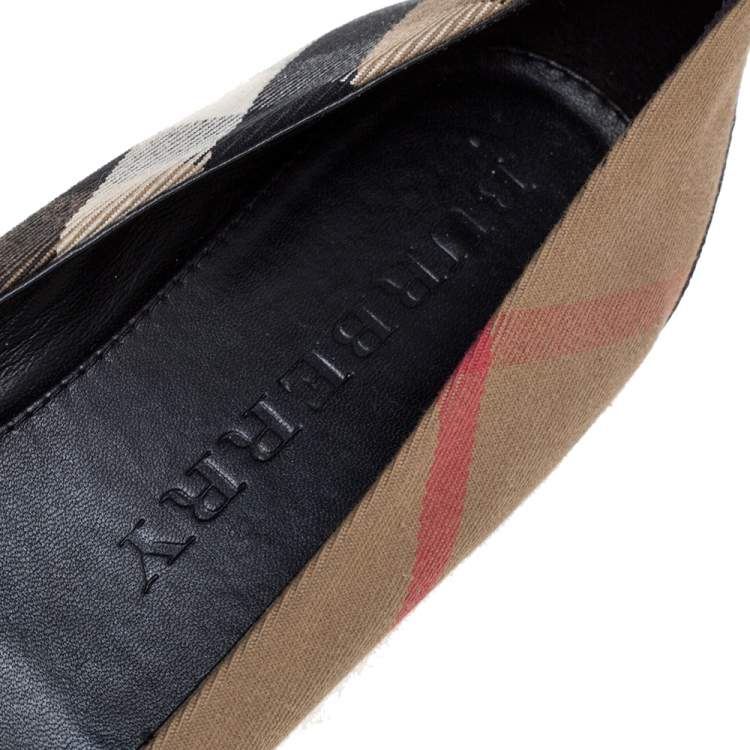 Pre Owned Burberry Beige /Black Nova Check Canvas and Leather Buckle Detail Ballet Flats Size 40