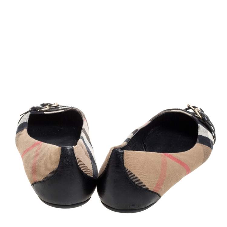 Pre Owned Burberry Beige /Black Nova Check Canvas and Leather Buckle Detail Ballet Flats Size 40