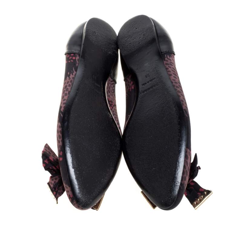 Pre Owned Burberry Black Printed Satin Bow Ballet Flats Size 38