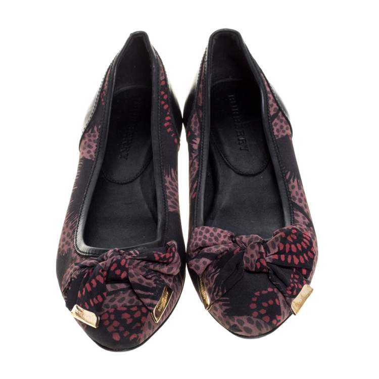 Pre Owned Burberry Black Printed Satin Bow Ballet Flats Size 38