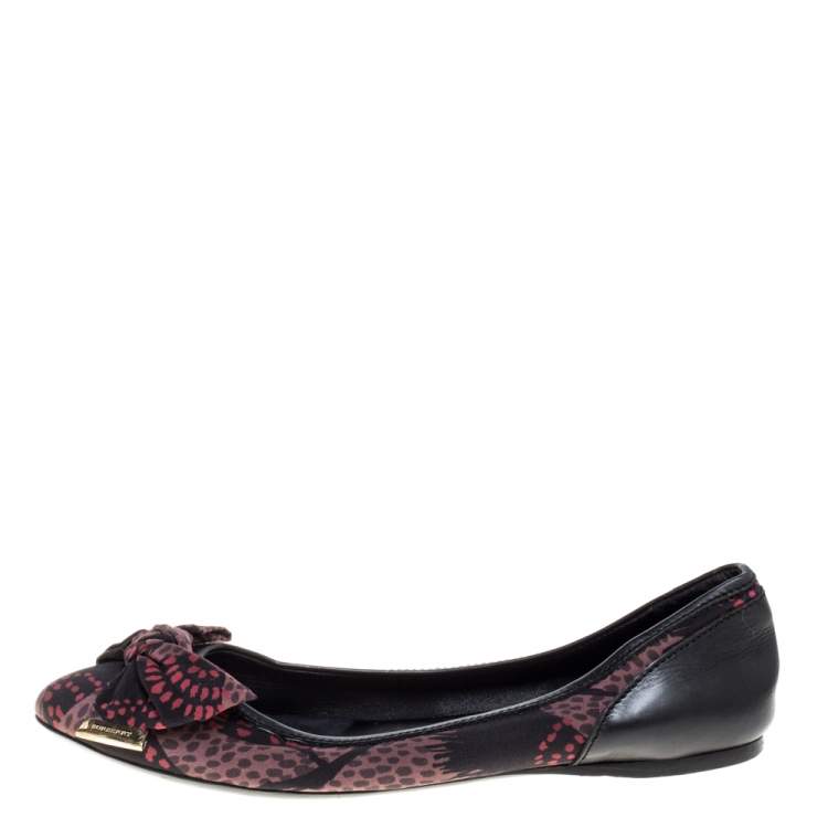 Pre Owned Burberry Black Printed Satin Bow Ballet Flats Size 38