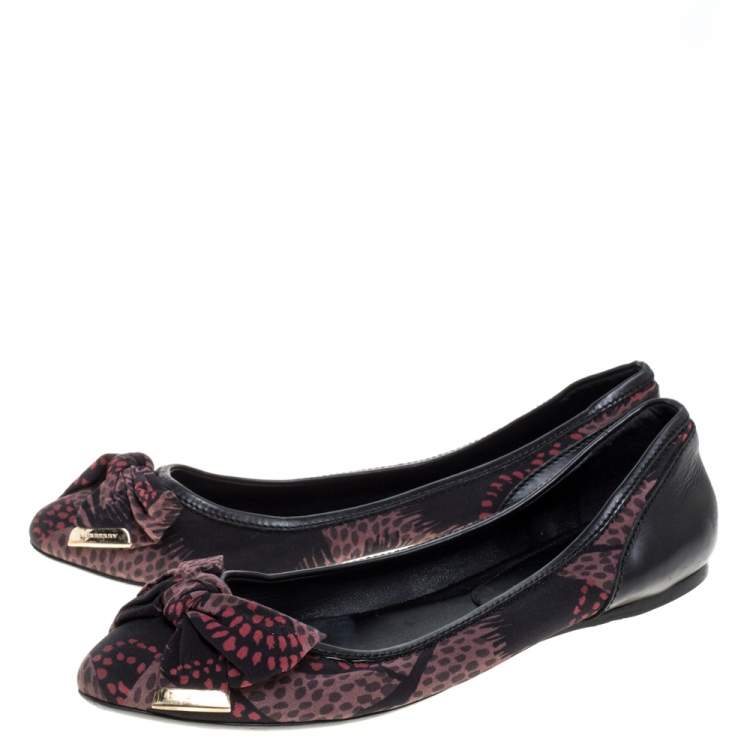 Pre Owned Burberry Black Printed Satin Bow Ballet Flats Size 38