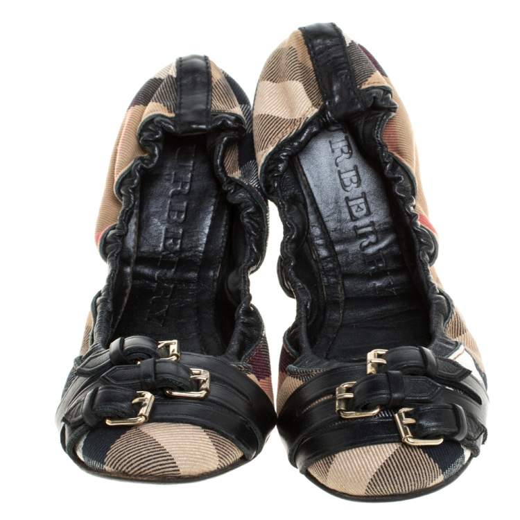 Pre Owned Burberry Novacheck Canvas and Leather Buckle Scrunch Ballet Flats Size 38