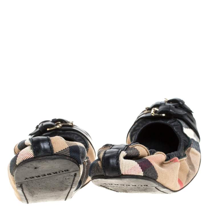 Pre Owned Burberry Novacheck Canvas and Leather Buckle Scrunch Ballet Flats Size 38