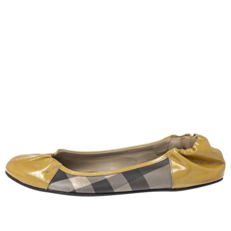Pre Owned Burberry Beige Patent Leather And Nova Check Canvas Scrunch Ballet Flats Size 37