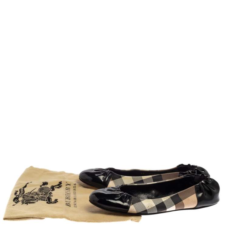 Pre Owned Burberry Black Patent Leather And Nova Check Canvas Scrunch Ballet Flats 39