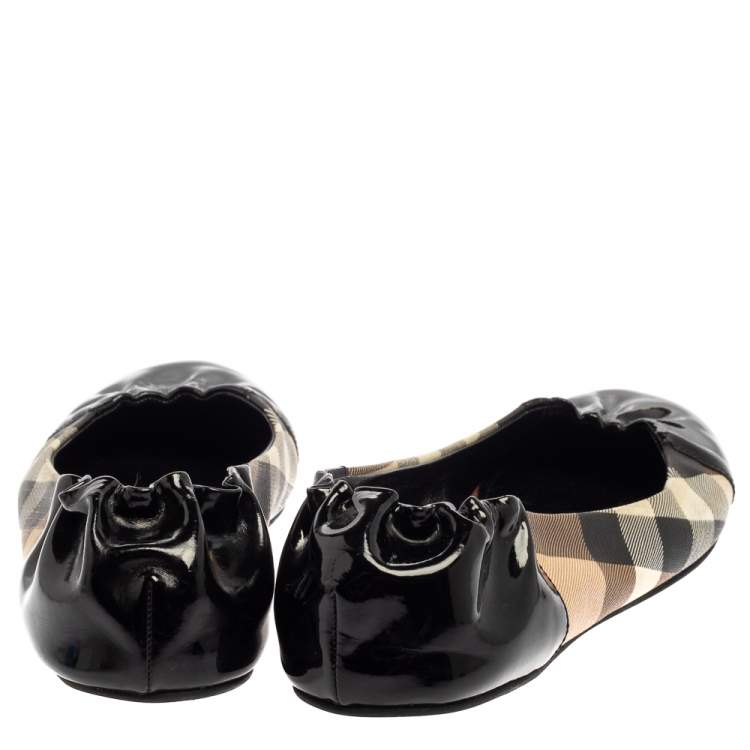 Pre Owned Burberry Black Patent Leather And Nova Check Canvas Scrunch Ballet Flats 39