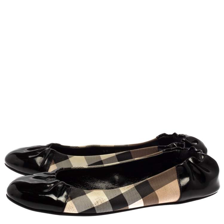 Pre Owned Burberry Black Patent Leather And Nova Check Canvas Scrunch Ballet Flats 39