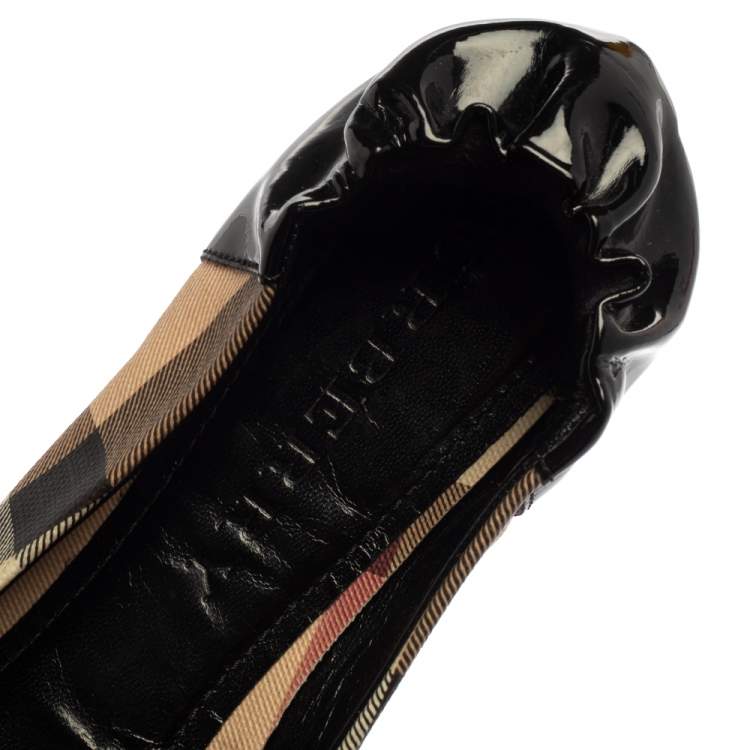 Pre Owned Burberry Black Patent Leather And Nova Check Canvas Scrunch Ballet Flats 39