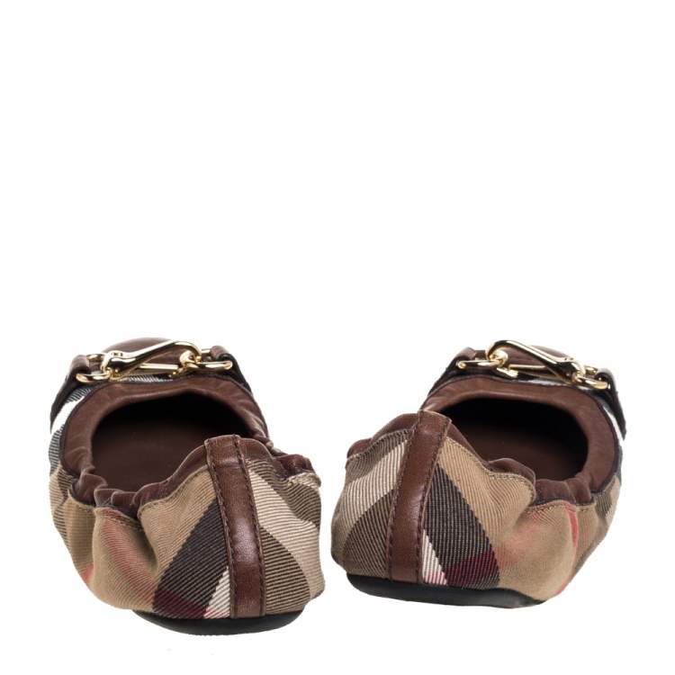 Pre Owned Burberry Brown/Beige Leather And Nova Check Canvas Scrunch Ballet Flats Size 38