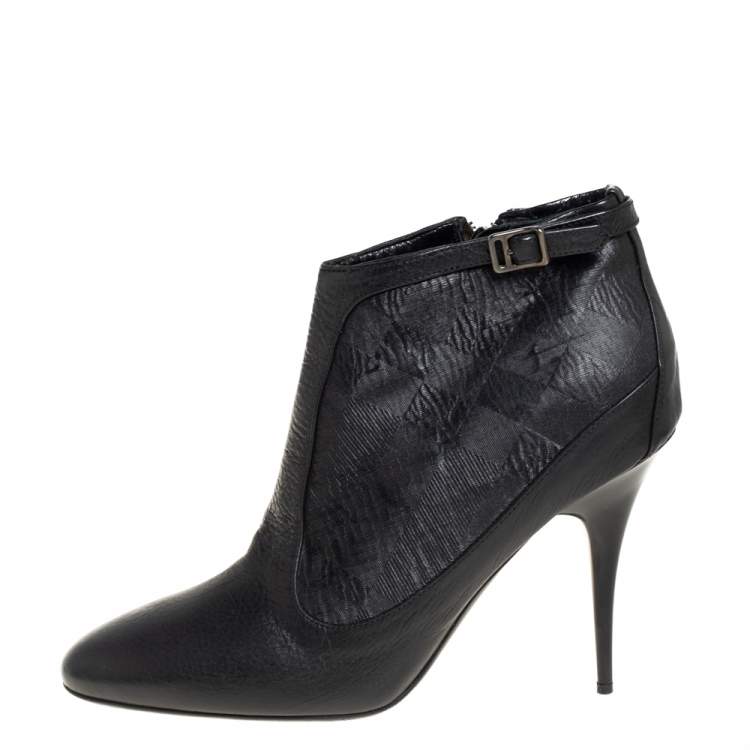 Pre Owned Burberry Black Leather and Fabric Ankle Length Booties Size 40