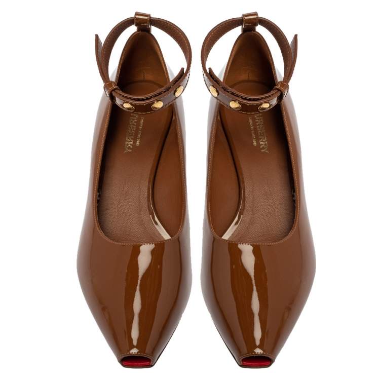 Pre Owned Burberry Brown Patent Leather Dill Kitten Heel Ankle Cuff Pumps Size 39