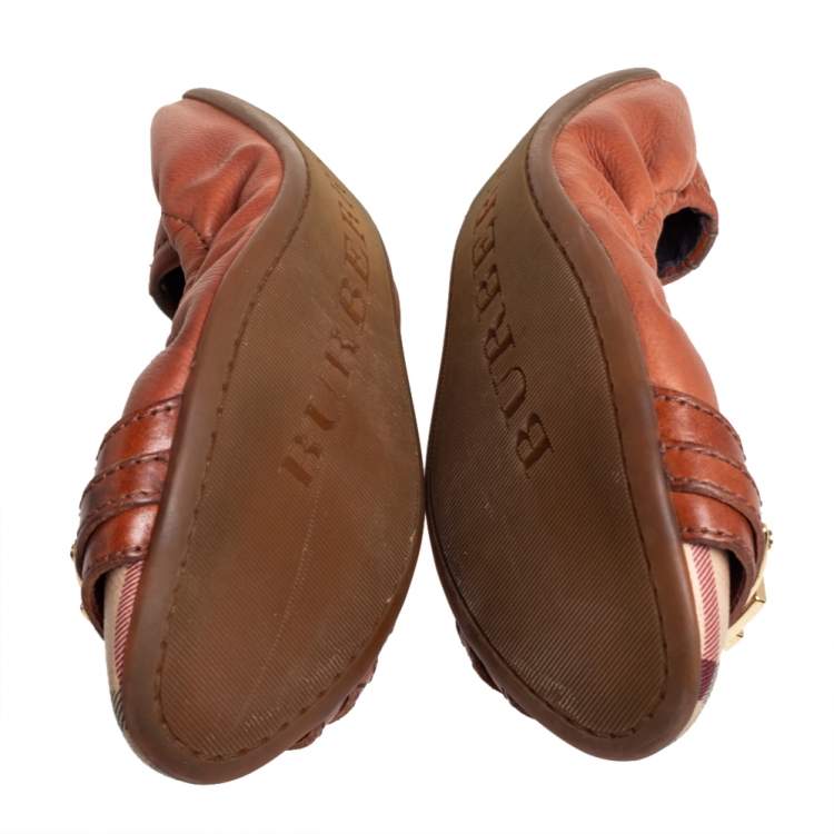 Pre Owned Burberry Beige/Brown Coated Canvas And Leather Scrunch Ballet Flats Size 35