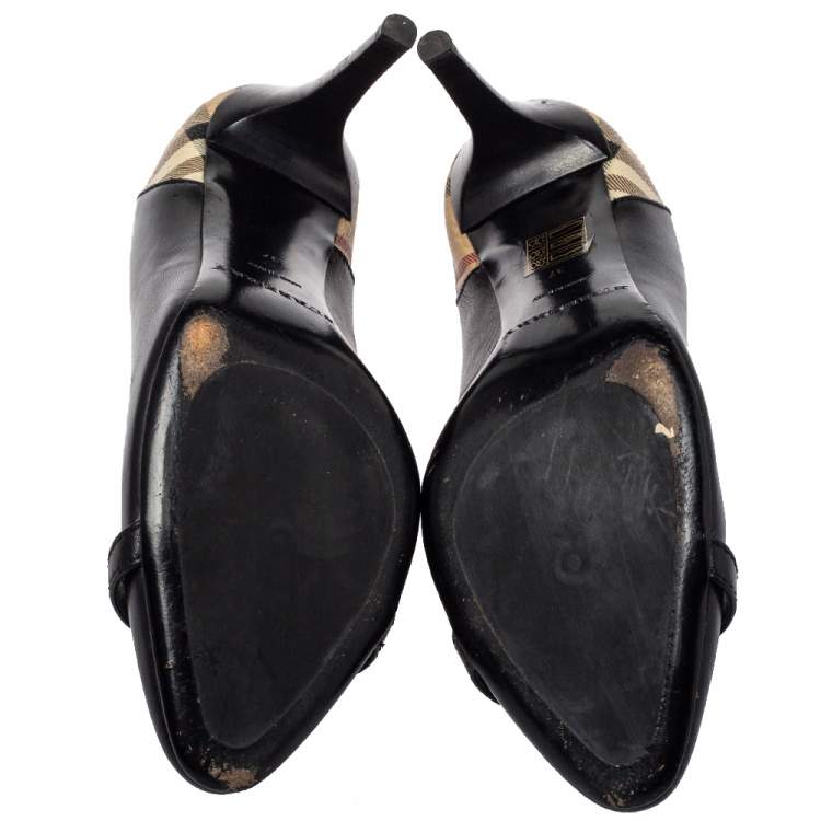 Pre Owned Burberry Black Leather Buckle Detail Pumps Size 37