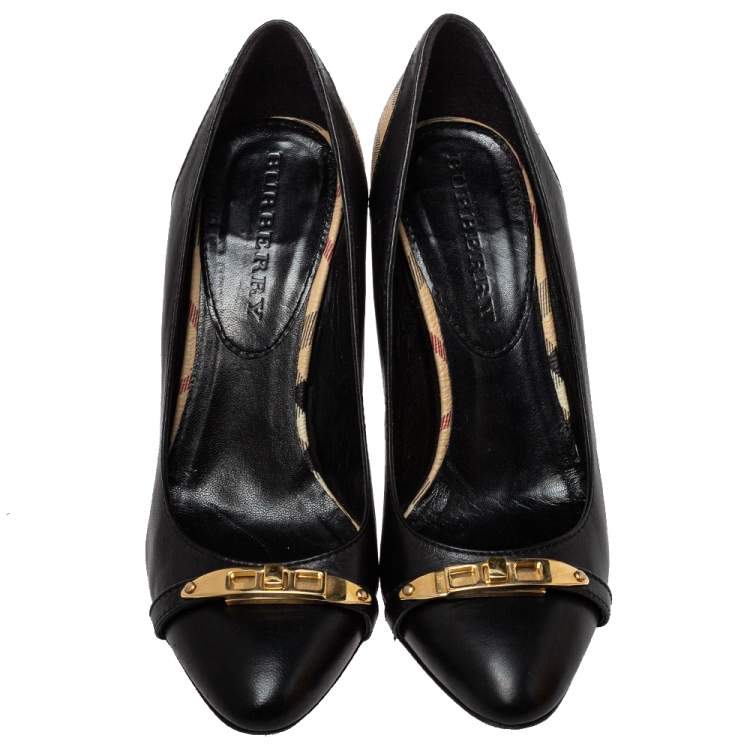 Pre Owned Burberry Black Leather Buckle Detail Pumps Size 37